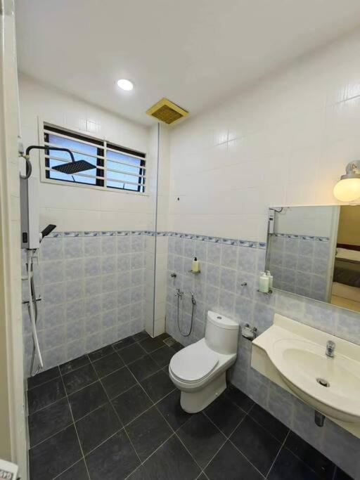 T House Nearby Kuantan East Coast Shopping Mall Eksteriør bilde